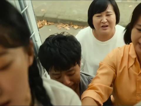 贾玲凭实力上车你好李焕英