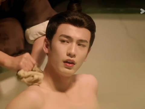 裴文宣：这么好看的睡衣不得迷S公主？