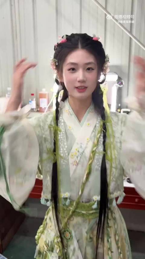 涵涵你知不知道你是一个香香软软的小蛋糕啊