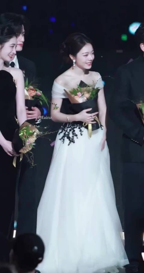 赵今麦接替虞书欣出演《一念江南》女主，6月开拍