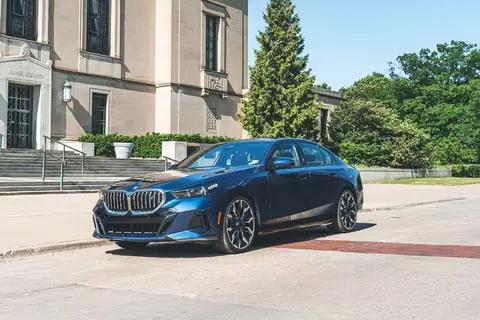 宝马5系/i5改款上市43.99万起！配置升级能否扭转销量颓势？