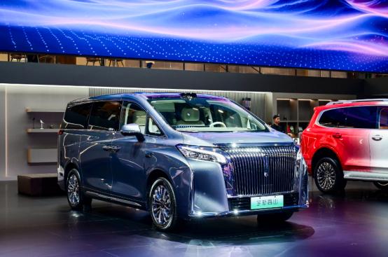 智能驾驶大PK!四款国产豪华MPV辅助系统实测对比