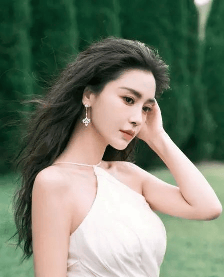 杨颖面部详情分析:精致与独特的完美结合_脸型_自然_线条