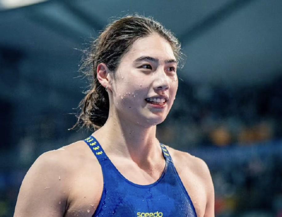 张雨霏:面对沃尔什已经从害怕变成了跃跃欲试，她是我的目标|中国游泳公开赛|克丽·沃尔什|奥运会|张雨霏|蝶泳|银牌