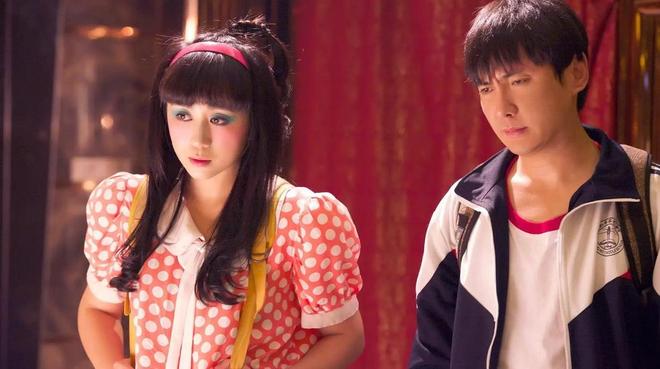 41岁马丽近照曝光，烫新发型好似减龄10岁，搭档沈腾拍片CP感满满