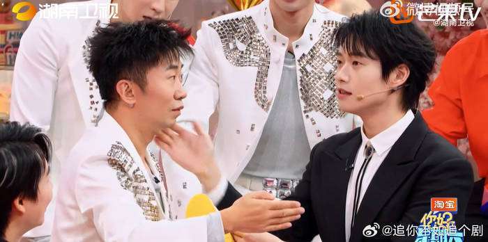 魏大勋围观杨迪模仿自己，弹幕：这不是我和同桌互怼的样子？