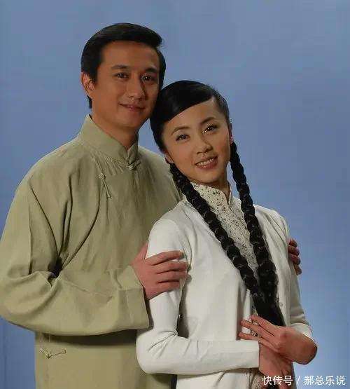 孙俪晒仨孩子近照！19岁女儿放假陪父母，8岁儿子拉小提琴好帅气