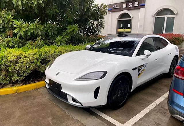 尚界Z7全维度探秘:25-35万级纯电轿跑市场的新锐破局者_铜诚侃车