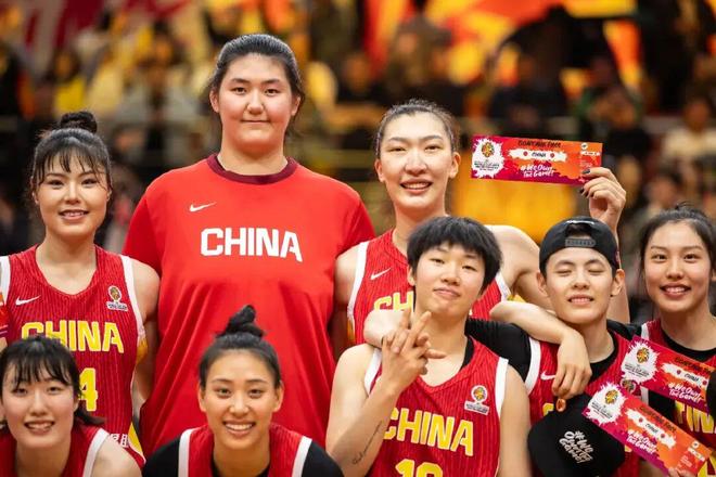 又得在集训和WNBA二选一？韩旭李月汝难啊！