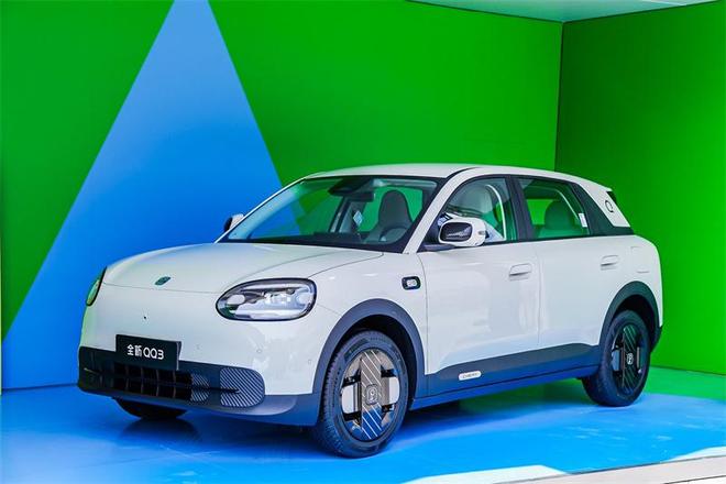 奇瑞全新QQ3预售价中规中矩，能硬刚吉利星愿和比亚迪海鸥吗？