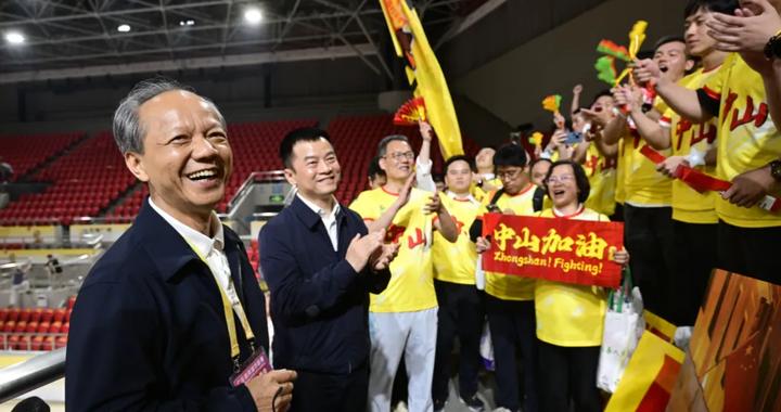 逆转广州队，中山党政“一把手”慰问球员