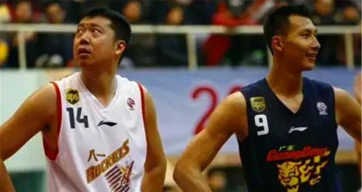 易建联与王治郅，中国男篮第一内线的巅峰对决，身体天赋与技术流的世纪较量，谁更配肩负中国篮球荣耀与未来