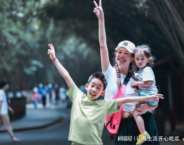 应采儿首次晒小儿子正面照片，长相秀气似小女孩 jasper也长高了