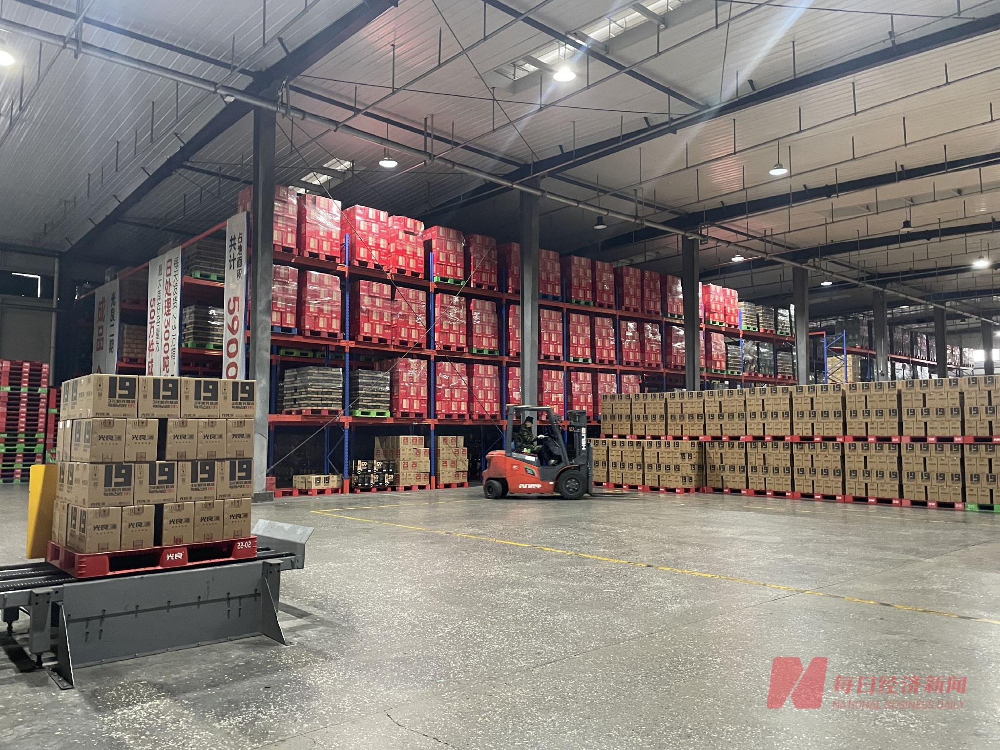 酒业高质量发展调研行①|产业多元融合、龙头企业引领  “原酒之乡”成都产区有望成川酒振兴新增长极