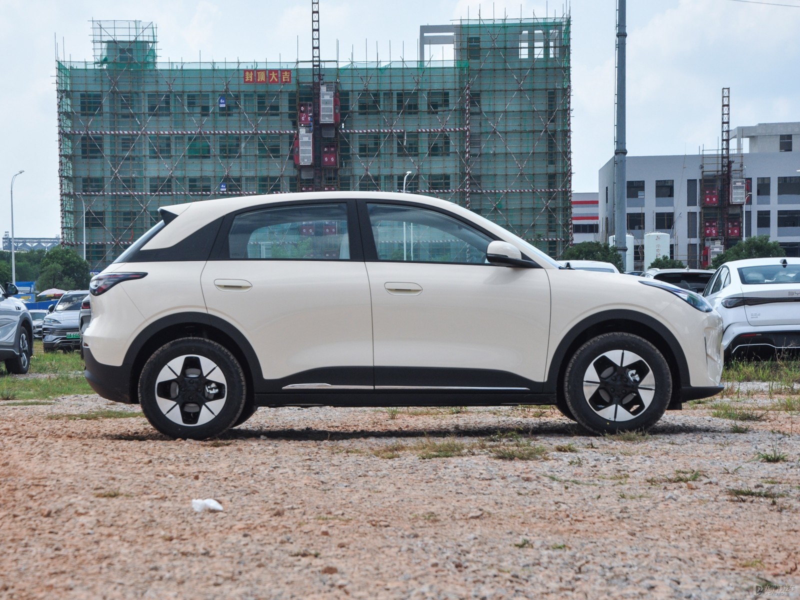 年轻人第一辆车:吉利星愿满足通勤+出游需求