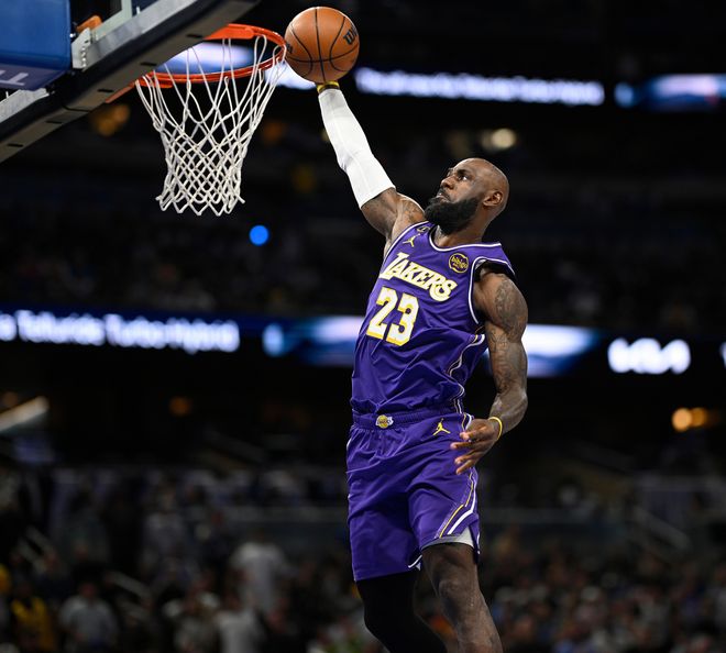 肯纳德读秒绝杀！湖人险胜魔术取9连胜 东契奇33+8詹皇加冕出场王