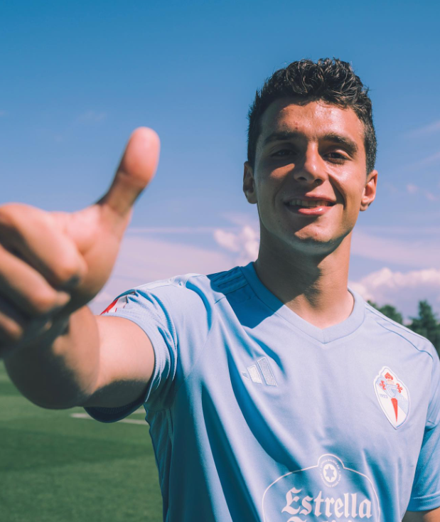 撞脸《浴血黑帮》男主！科莫神锋杜维卡斯：明明能靠脸，偏要靠进球