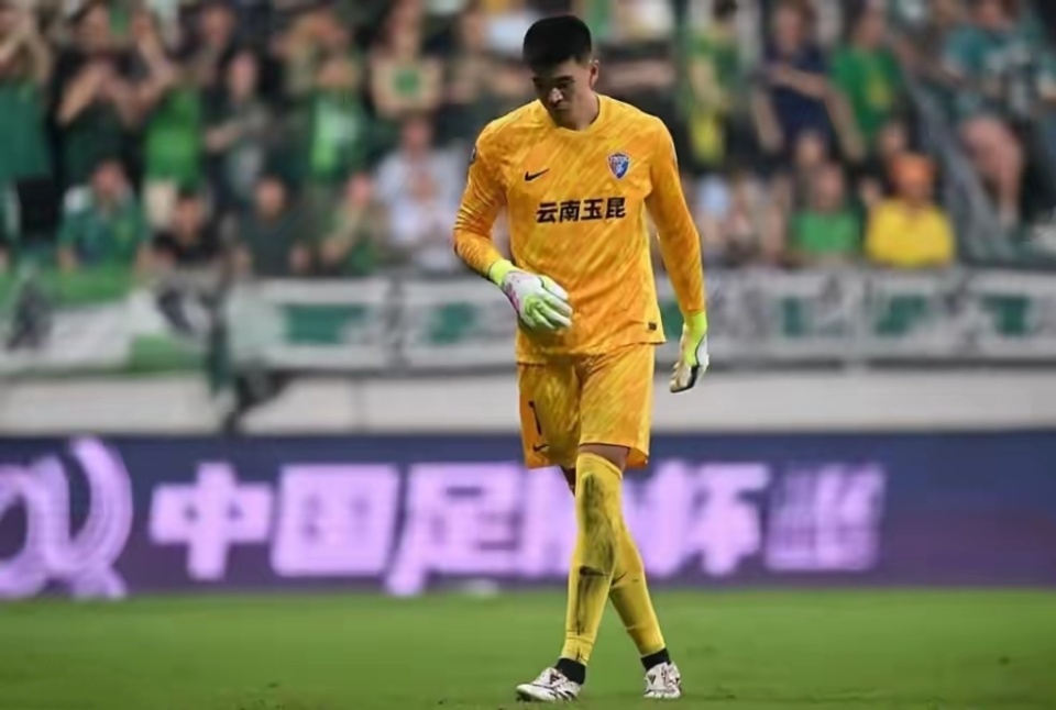 岳父帮忙？范志毅女婿马镇入选国足名单惹争议，本赛季至今0出场