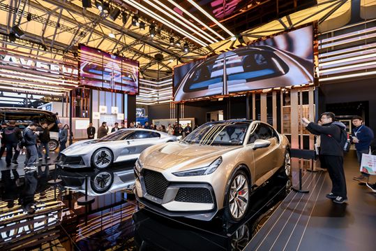 又一造车新势力亮相！首日签单超20亿元！