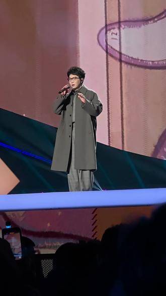 毛不易的《像我这样的人》 看看你相册里的演唱会视频