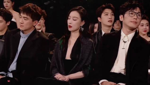 倪妮vs钟楚曦：一个比一个敢穿，这身材也太绝了吧，这局她赢麻了