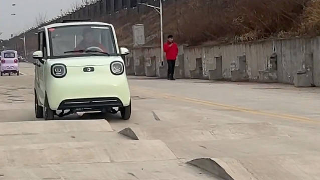 四轮代步车的减震悬挂测试