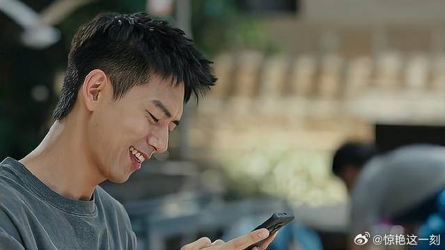 阿遥有预感，书店建成后就有老婆，冠军觉得他疯了