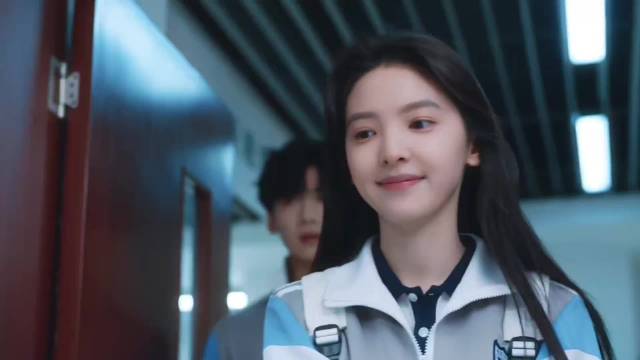 桑延和温以凡在新生报到之时初见，缘分的转轮在两人之间悄然而至