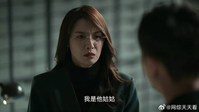 高晓晨嚣张至极 半夜飙车还袭警，简直无法无天