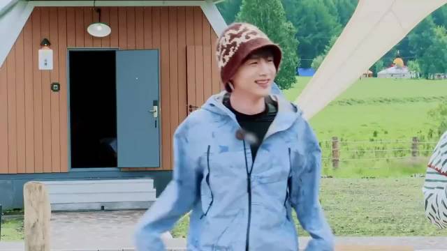 张艺凡身高175，丞丞却说沈腾没她高，张艺凡都笑了丨现在就出发