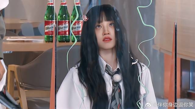 李晨张真源画麻花 画的一个比一个大，简直太离谱！