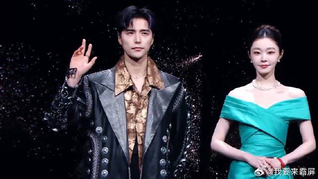 宋轶的腰不是腰，包臀裹身礼服展现逆天腰臀比，堪称内娱独一份！