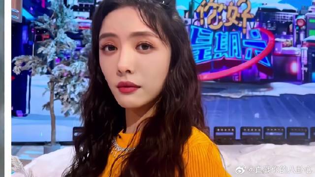 檀健次拍照太菜了，给蔡文静拍照脸都变形了，绝了