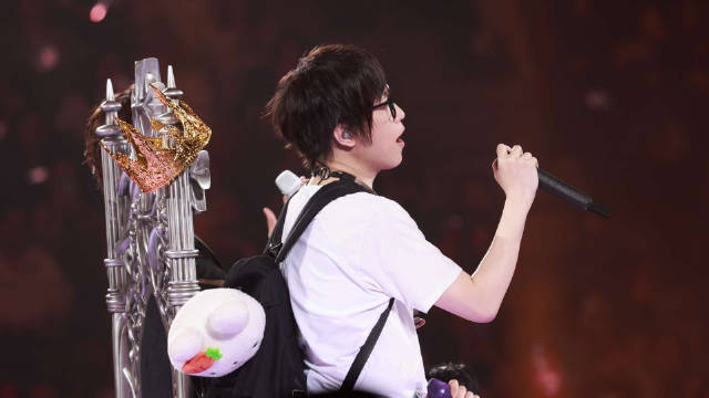 阿信武汉演唱会深情告白引粉丝共鸣