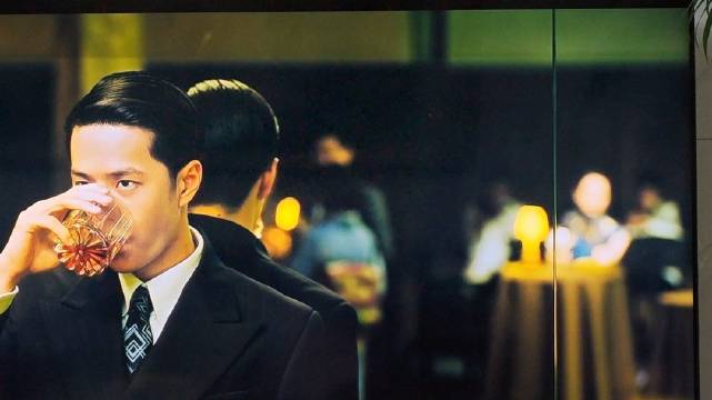 王一博憔悴疲倦眼神引关注