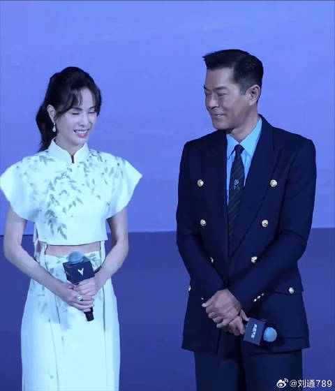 古天乐李若彤同框牵手引全场沸腾，29年CP回忆杀