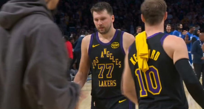 裁判报告指出艾顿有防守三秒漏判，这对魔术队的胜负产生了多大影响？