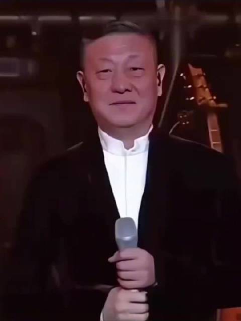 韩磊评价哈哈曹演唱等待称高音很独特
