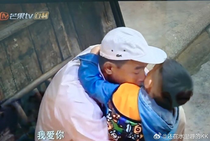 陈小春应采儿的家庭相处模式对Jasper性格有什么影响？