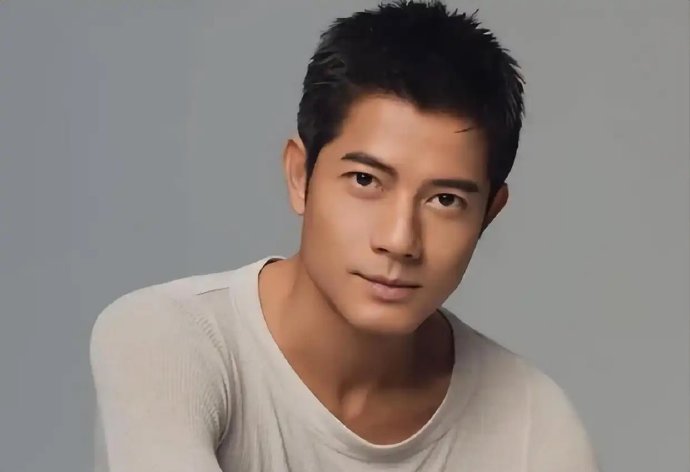 郭富城近六十岁依然能进行高强度斗舞，他是如何保持身体状态的？