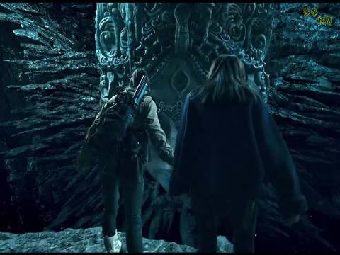 一座逾千米高的佛像赫然矗立于墓穴核心！