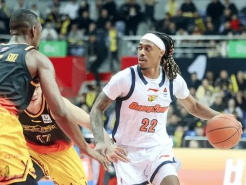 广东81-97上海遭4坏消息！内线被虐，两小外纯废，徐杰地位仍低！