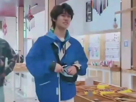 张真源跑男分组引关注，时代少年团流量或创新高