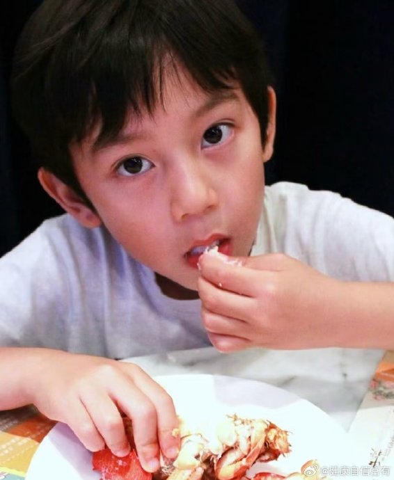 《逐玉》导演颠覆性的“全员反差感帅哥”选角逻辑具体指什么？