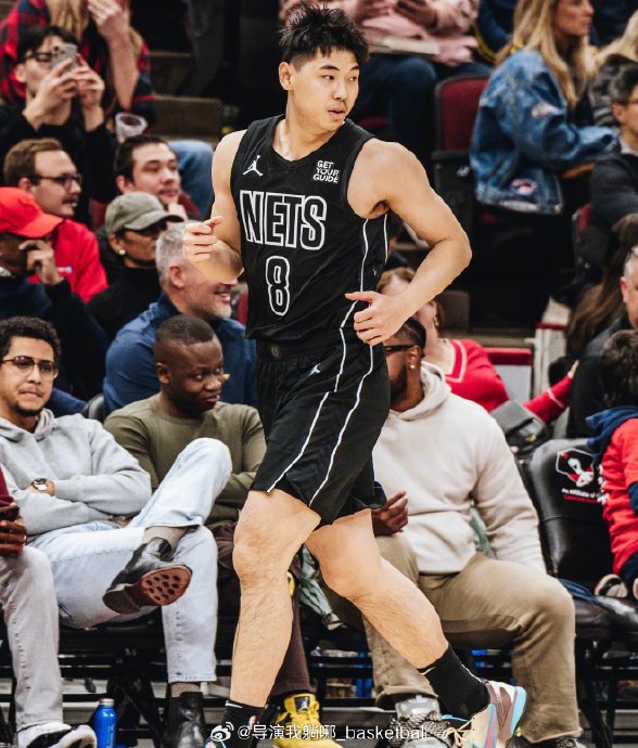 崔永熙经历了哪种膝部重伤，导致休战458天之久？