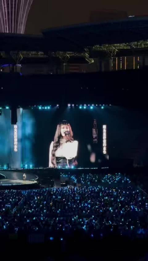 蔡依林长沙连唱两天倒带造型多变马赛克助阵