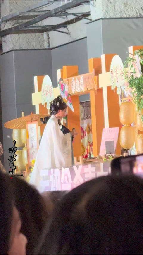 孩子每次线下都在担心小石榴们的嗓子哈哈哈