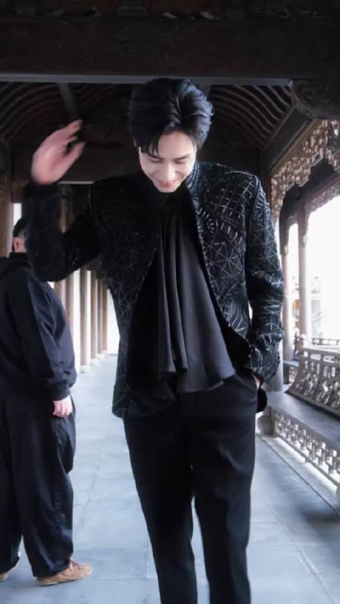 胡一天濮院高定周胡一天官宣濮院高定周濮院时装周