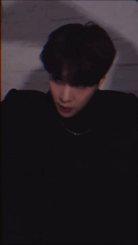 张艺兴深夜发文向粉丝道晚安