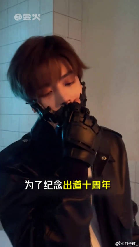 侯明昊看到的其实是一个演员与初心的对望寒武纪 初心